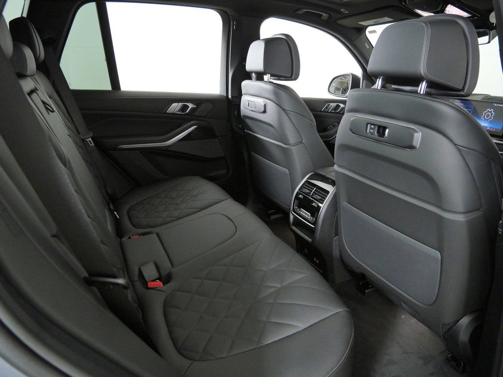 Thumbnail: 2026 BMW X5 - 26