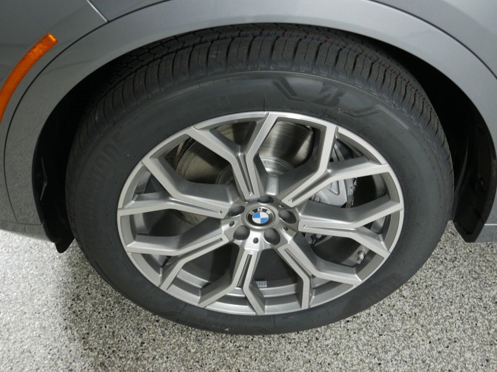 2025 BMW X7 xDrive40i 19