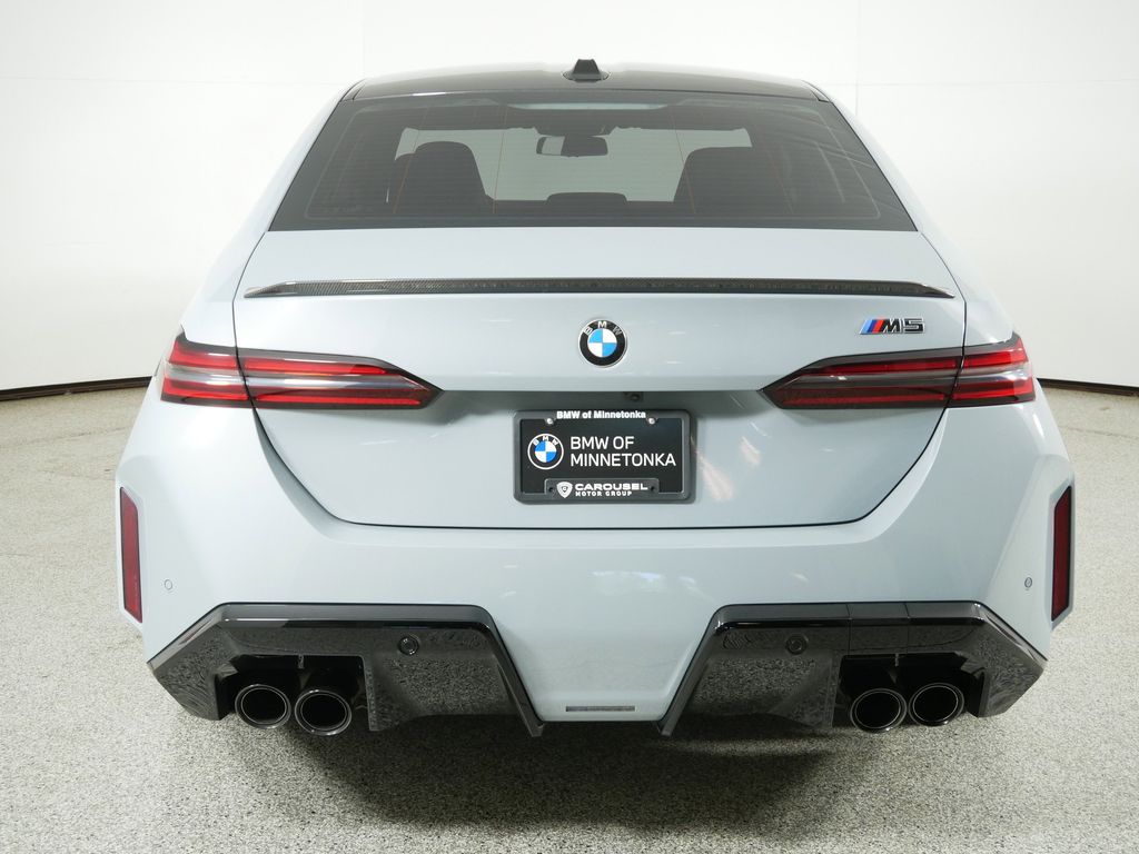 Thumbnail: 2025 BMW M5 - 10