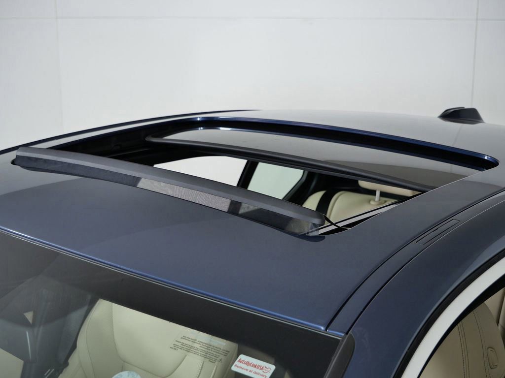 Thumbnail: 2026 BMW 3 Series - 19