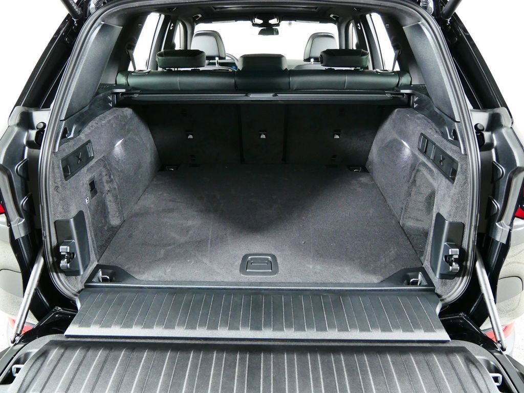 Thumbnail: 2026 BMW X5 - 27