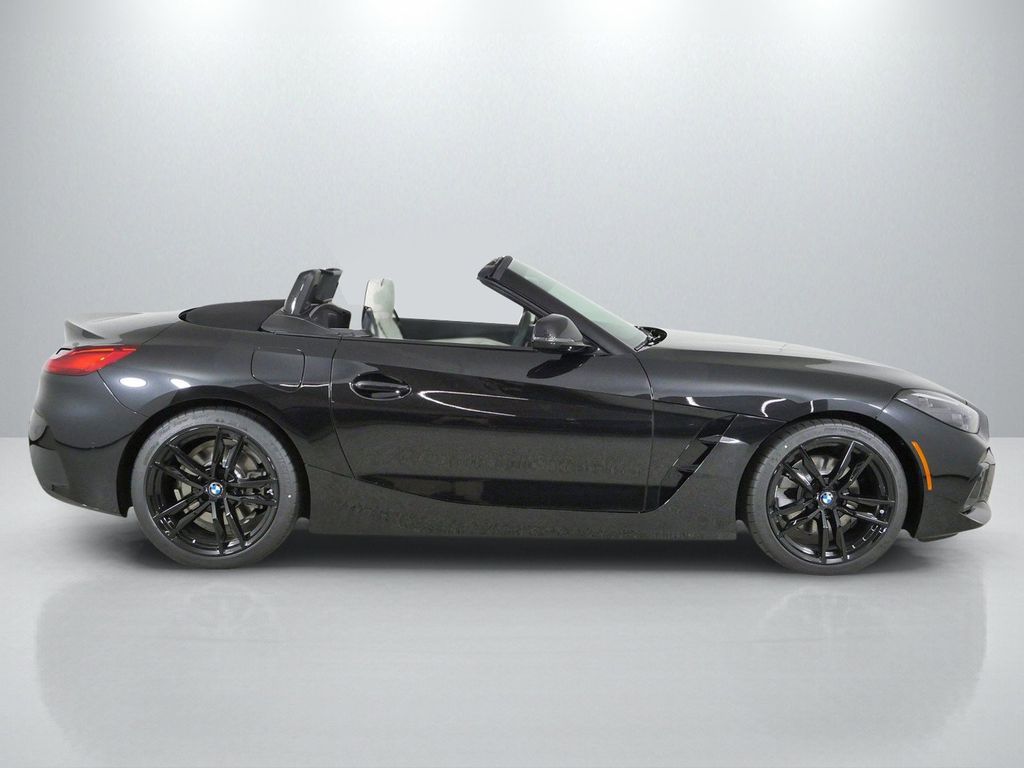 Thumbnail: 2026 BMW Z4 - 8
