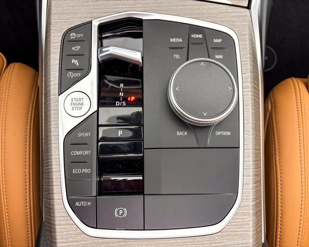 Thumbnail: 2025 BMW 3 Series - 50