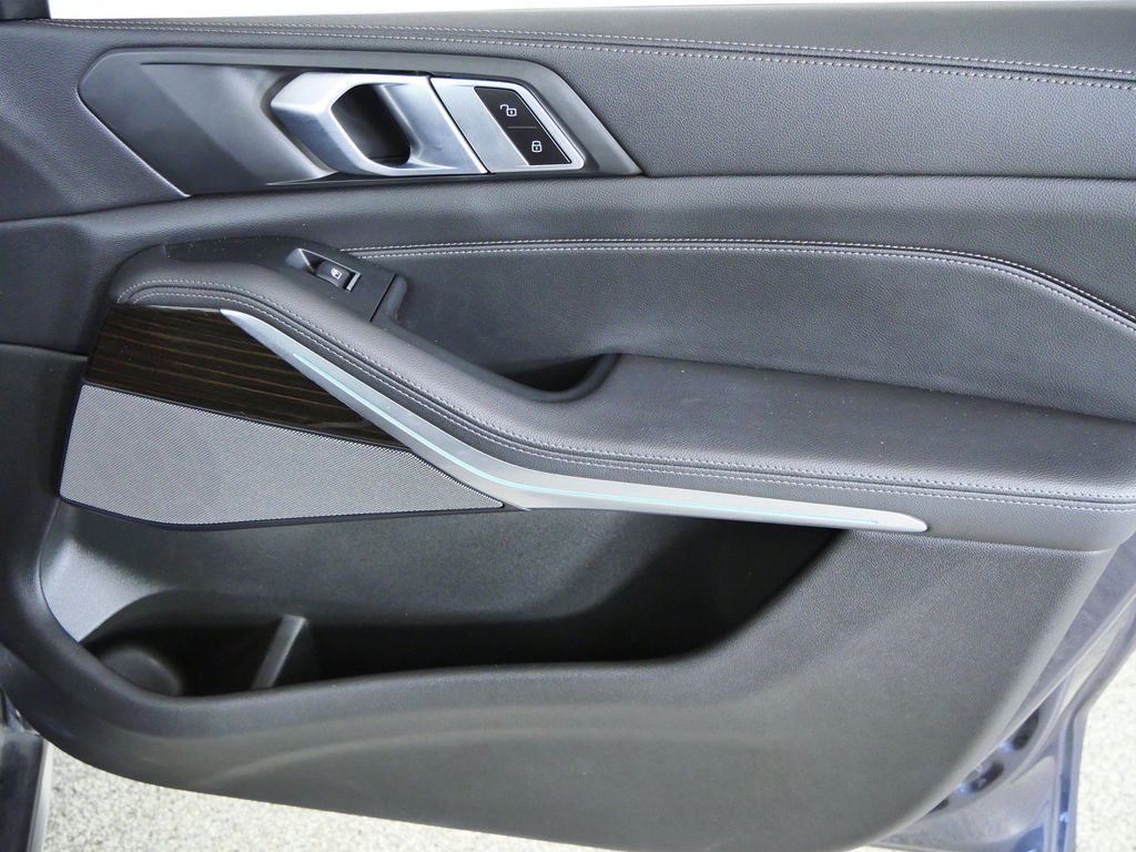 Thumbnail: 2020 BMW X5 - 21