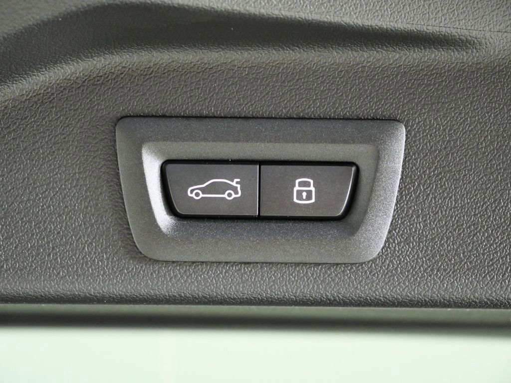 Thumbnail: 2026 BMW X5 - 32