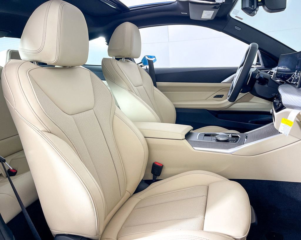 Thumbnail: 2025 BMW 4 Series - 23