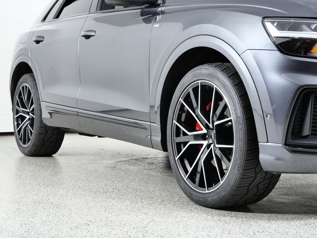 Thumbnail: 2020 Audi Q8 - 7