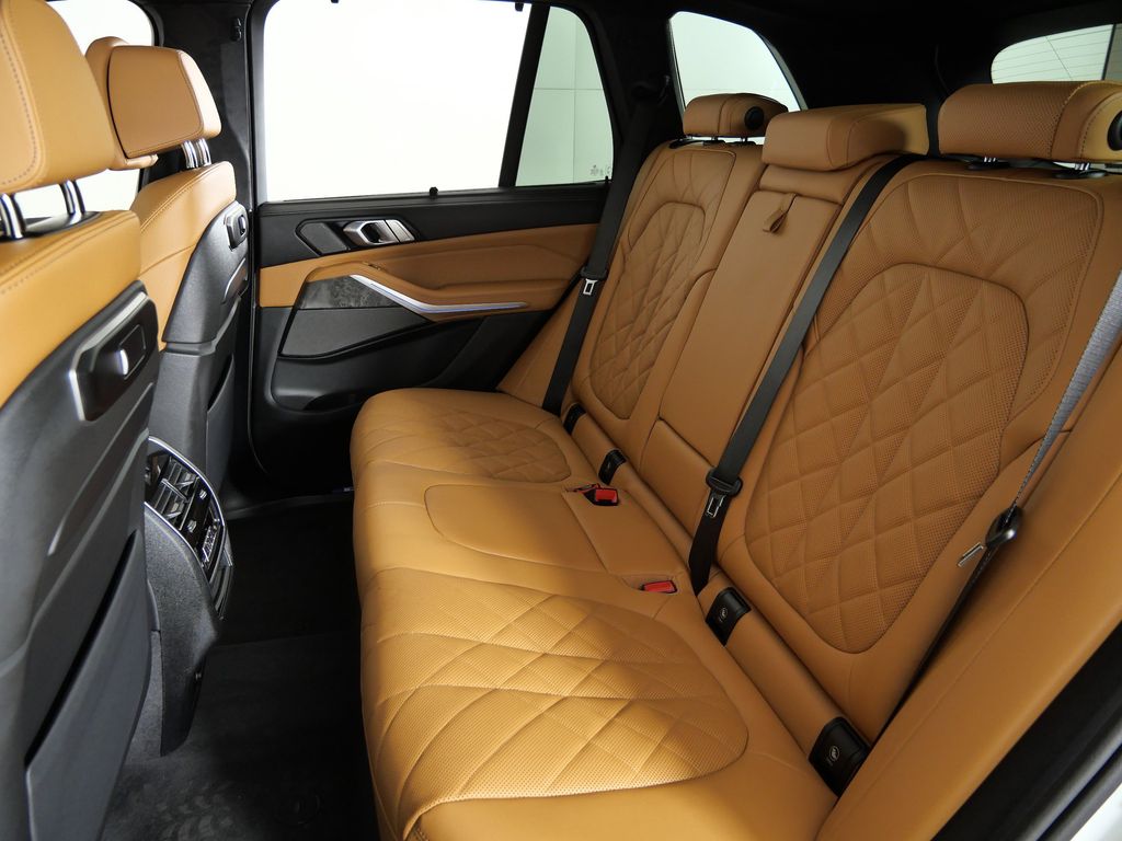 Thumbnail: 2026 BMW X5 - 33