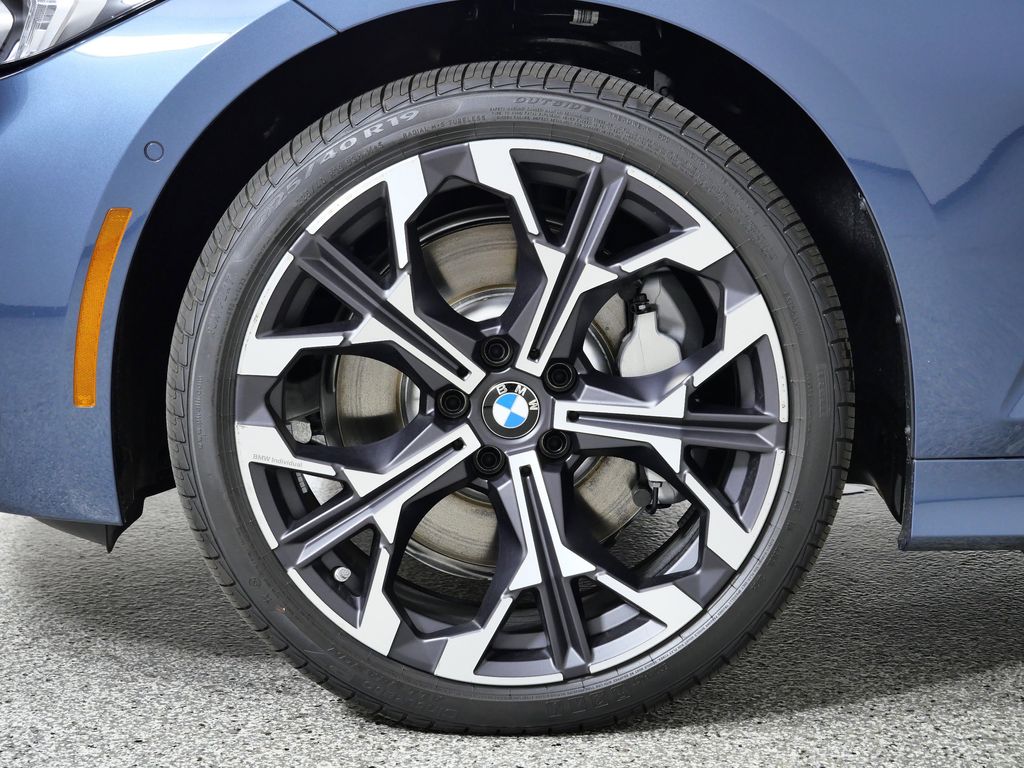 Thumbnail: 2026 BMW 3 Series - 17