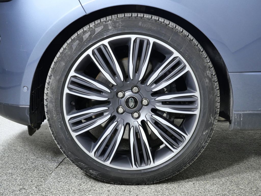 Thumbnail: 2022 Land Rover Range Rover - 18