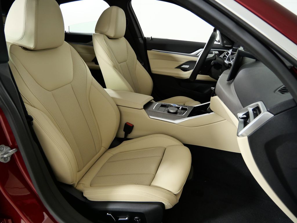 Thumbnail: 2025 BMW i4 - 26