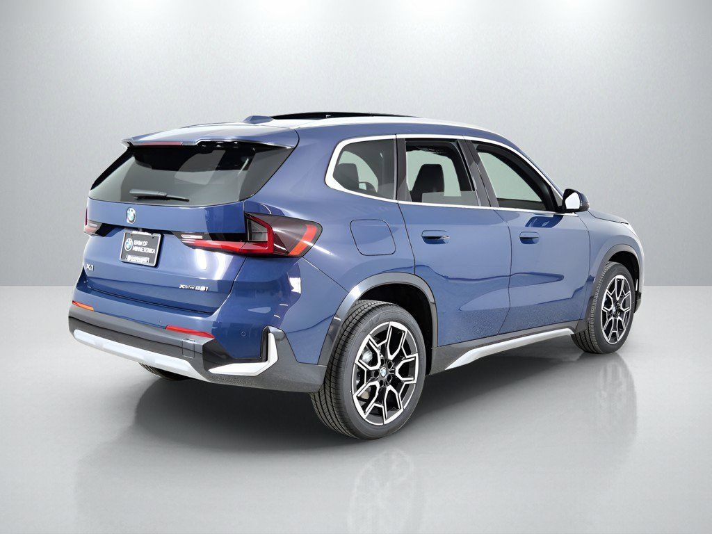 Thumbnail: 2026 BMW X1 - 10