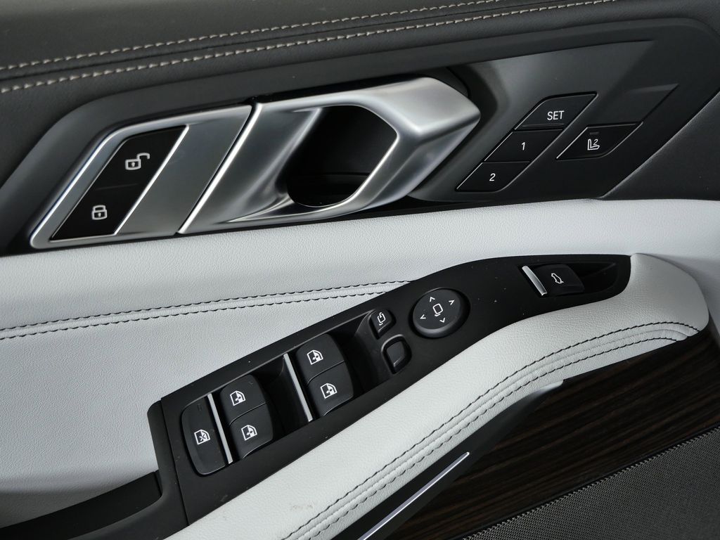 Thumbnail: 2026 BMW X5 - 37