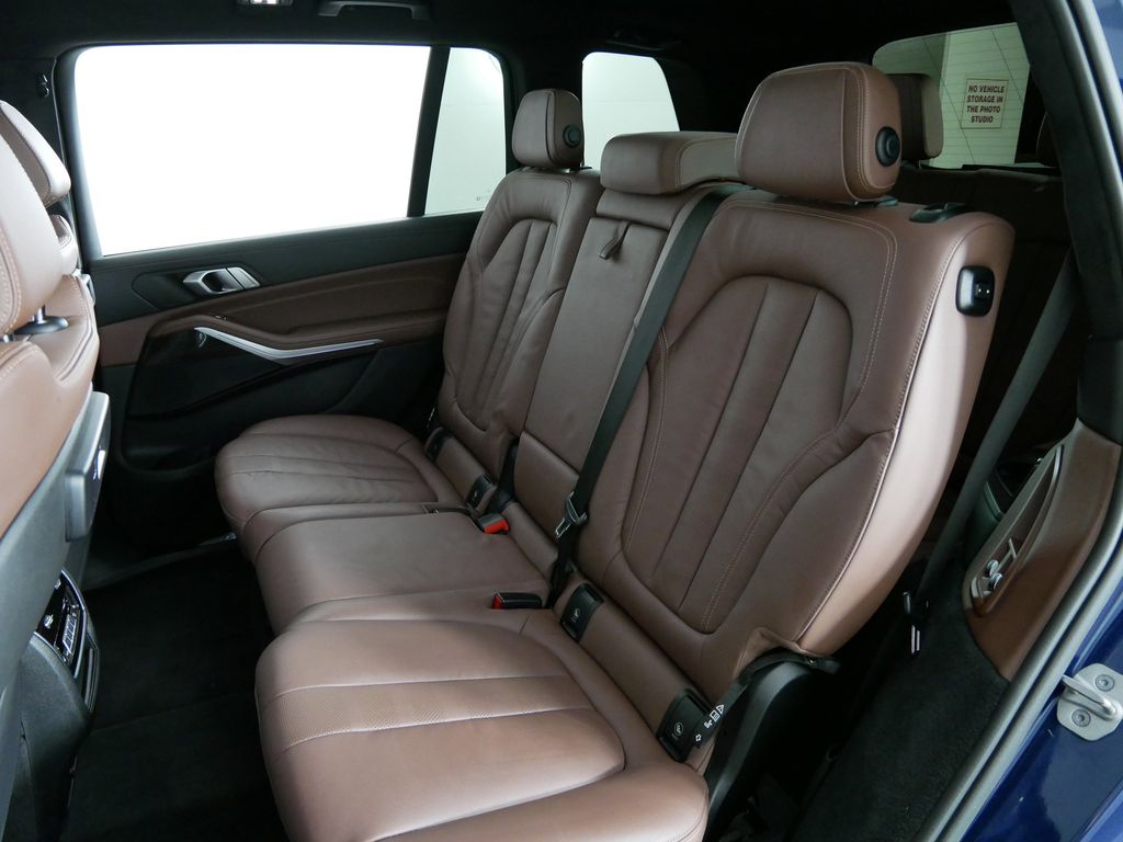 Thumbnail: 2021 BMW X7 - 31