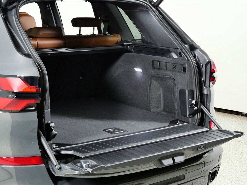 Thumbnail: 2026 BMW X5 - 29