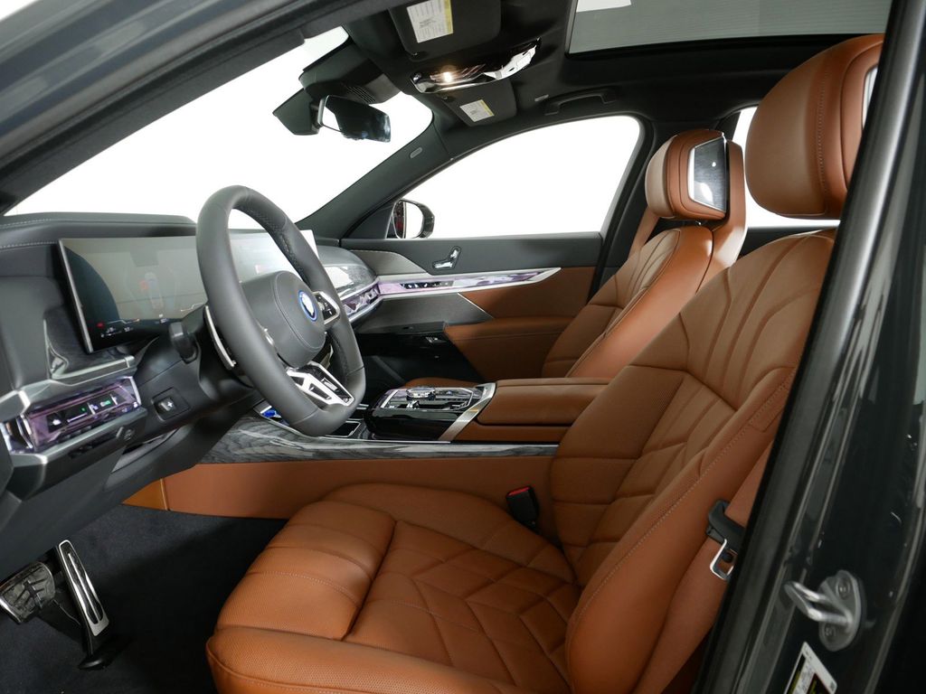Thumbnail: 2025 BMW 7 Series - 30