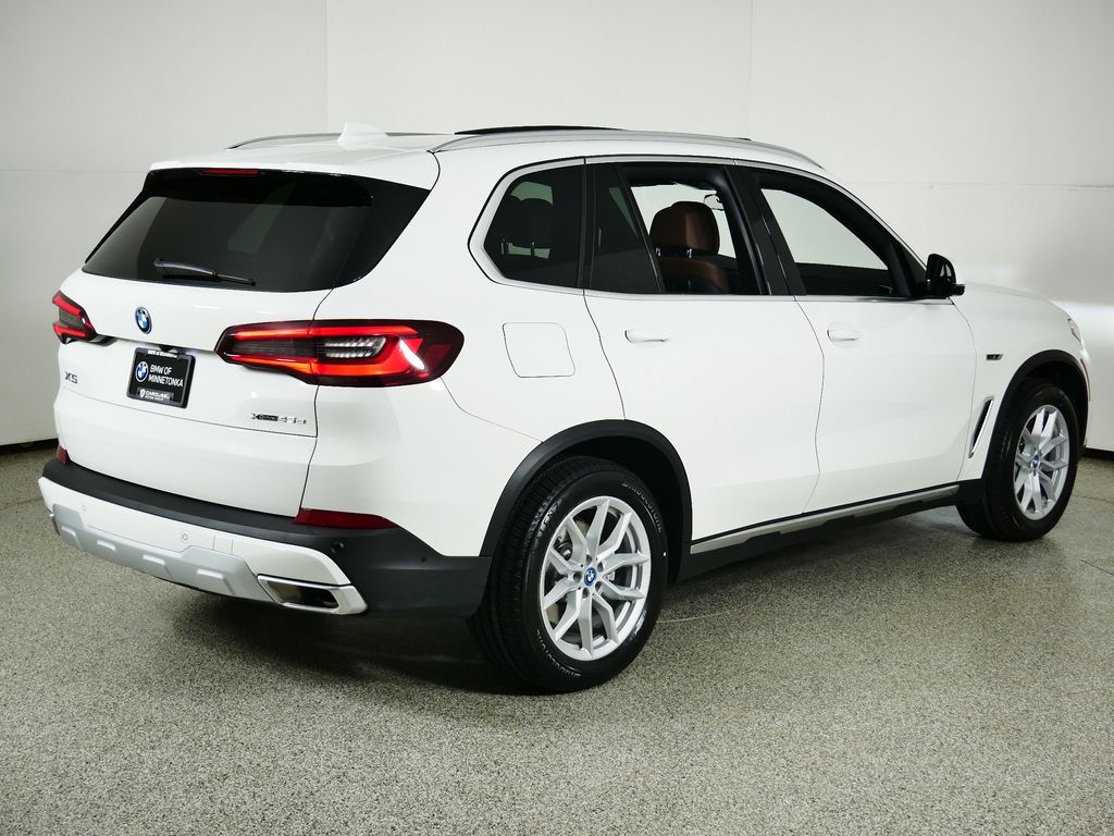 Thumbnail: 2023 BMW X5 - 10