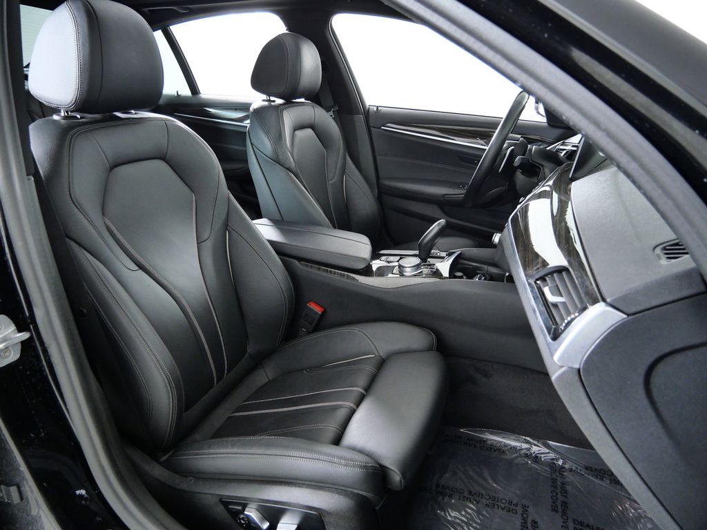 Thumbnail: 2019 BMW 5 Series - 22