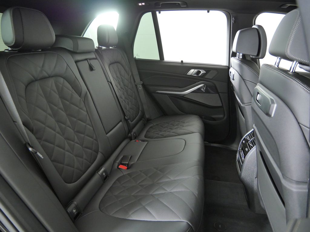Thumbnail: 2026 BMW X5 - 27
