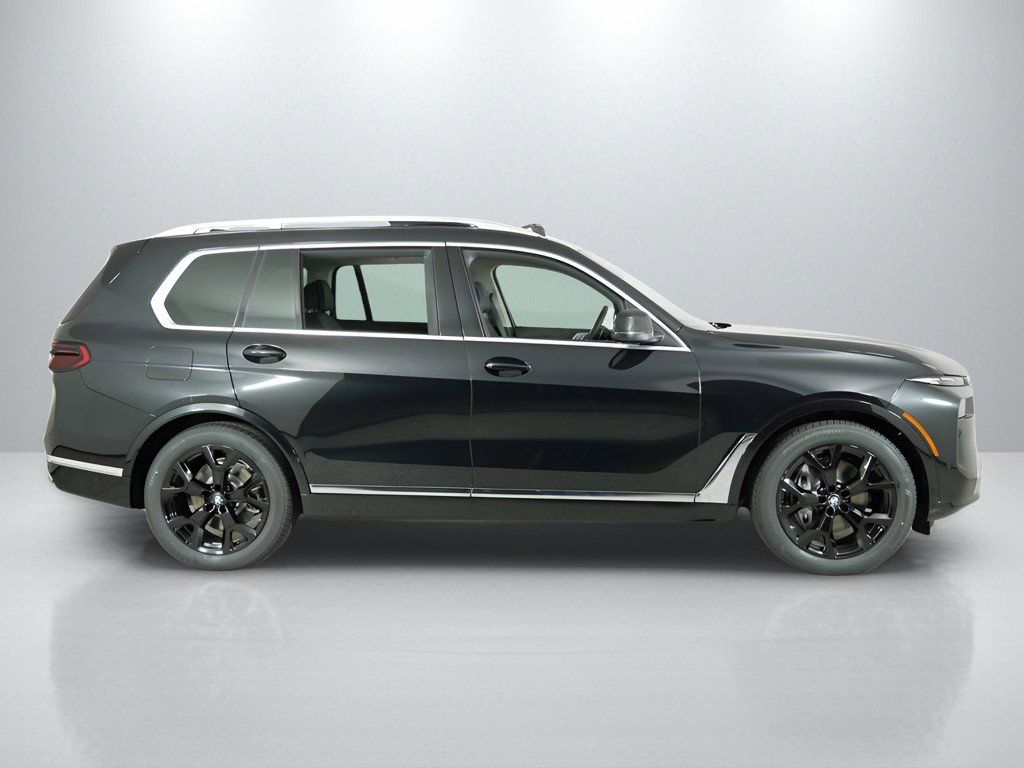 Thumbnail: 2026 BMW X7 - 8