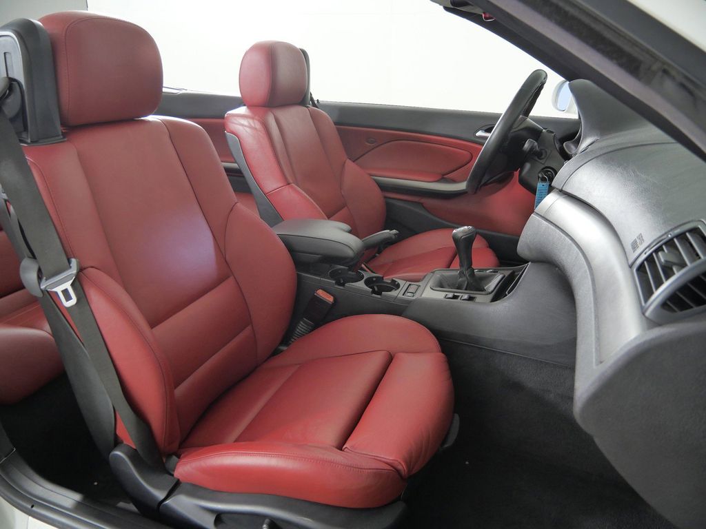 Thumbnail: 2004 BMW M3 - 21