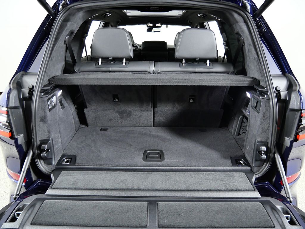 Thumbnail: 2026 BMW X7 - 28