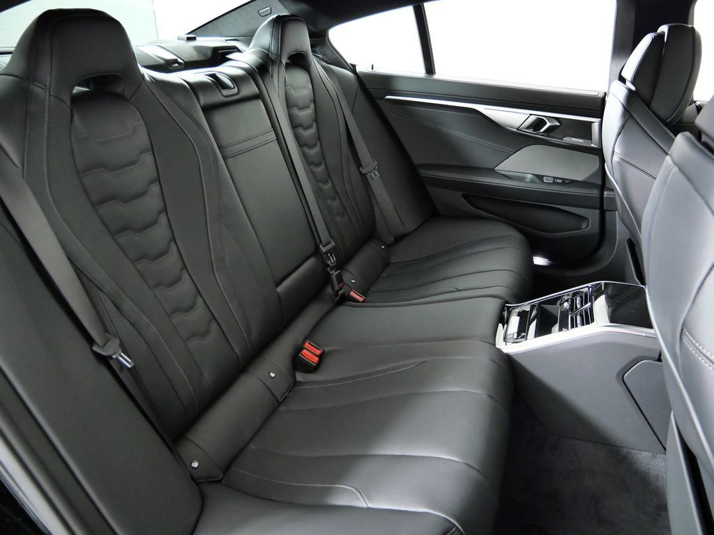 Thumbnail: 2026 BMW 8 Series - 28