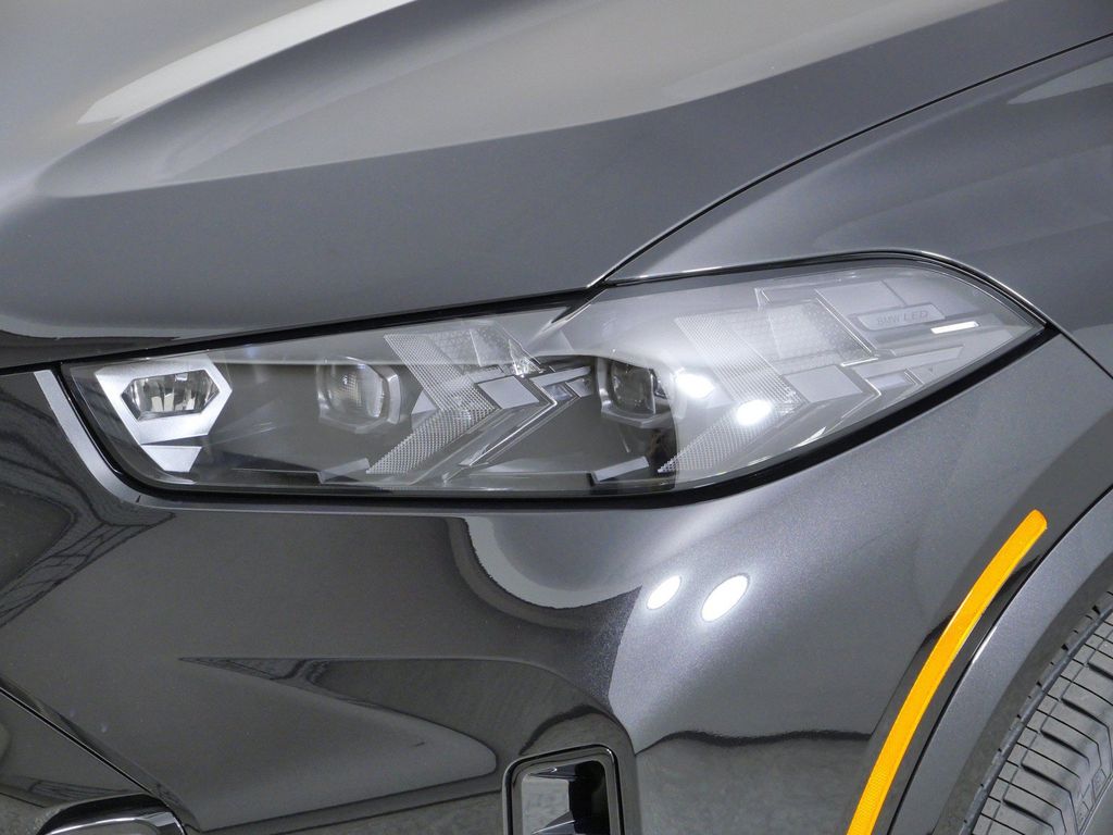 Thumbnail: 2026 BMW X5 - 3
