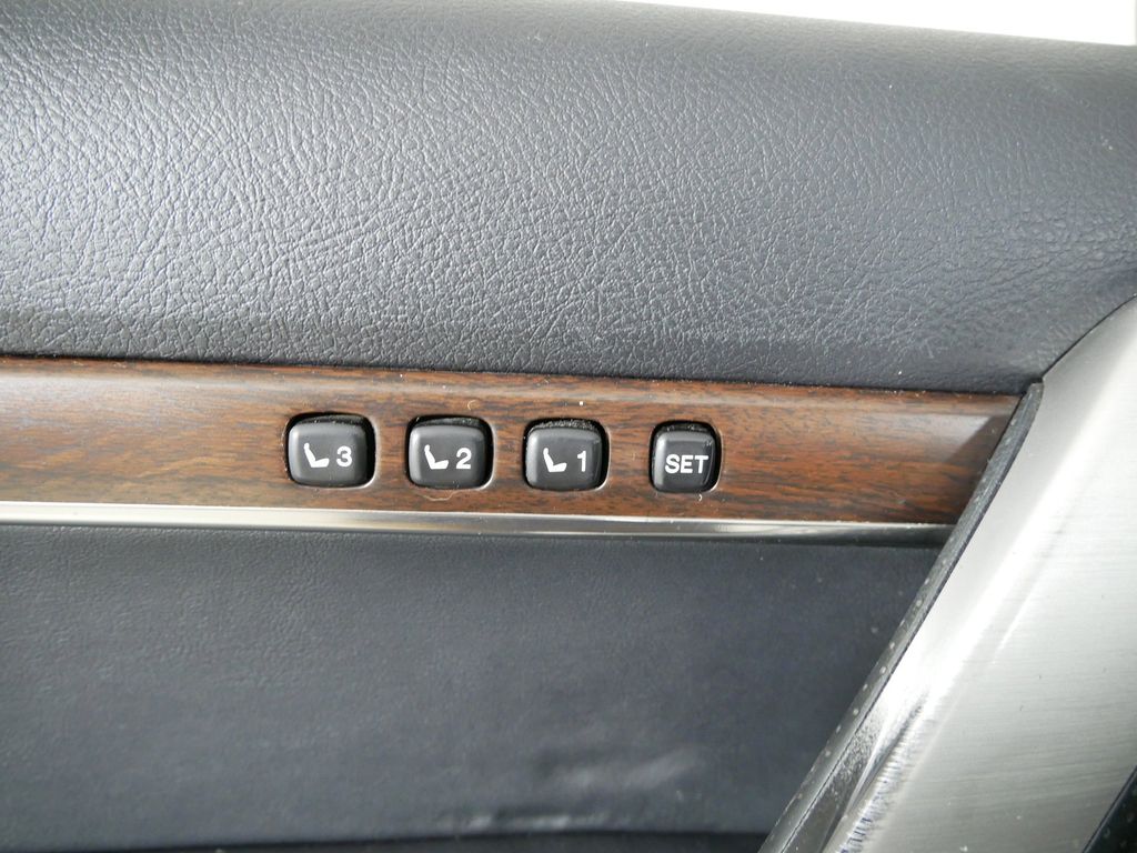 Thumbnail: 2016 Toyota Land Cruiser - 33