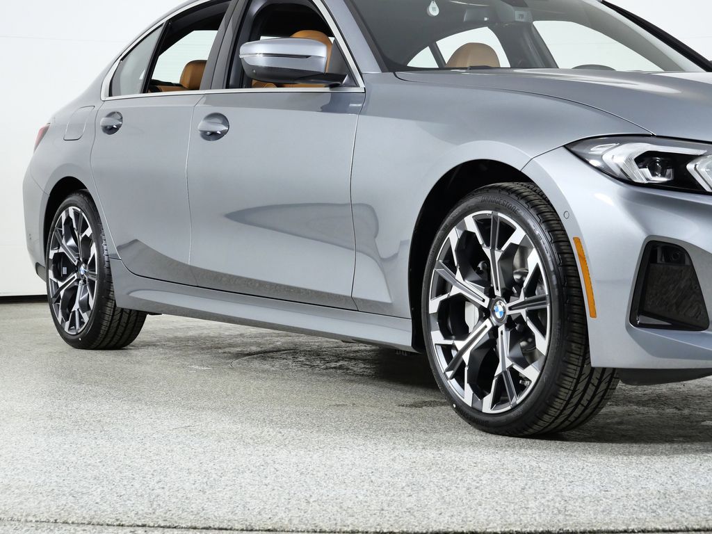 Thumbnail: 2026 BMW 3 Series - 6