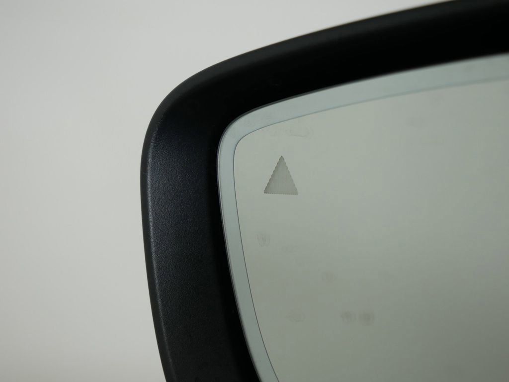 Thumbnail: 2025 BMW 3 Series - 36