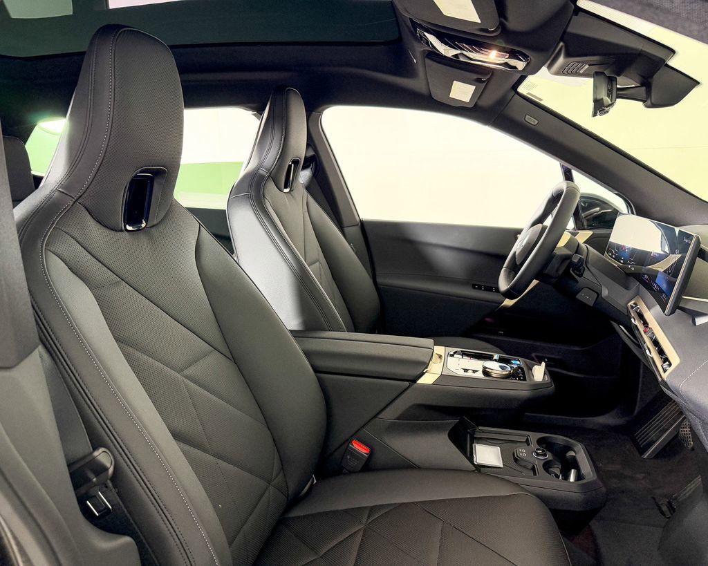 Thumbnail: 2025 BMW iX - 21