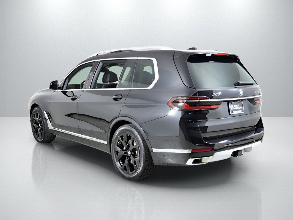 Thumbnail: 2026 BMW X7 - 15