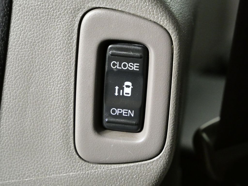 Thumbnail: 2014 Honda Odyssey - 30