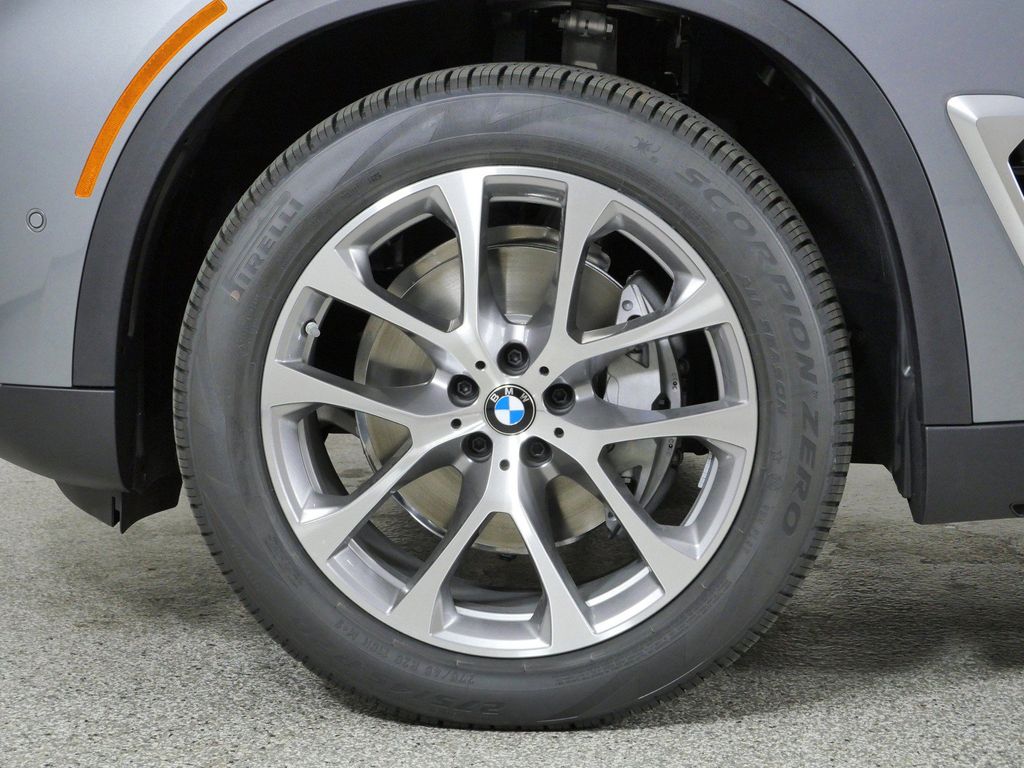 Thumbnail: 2026 BMW X5 - 16