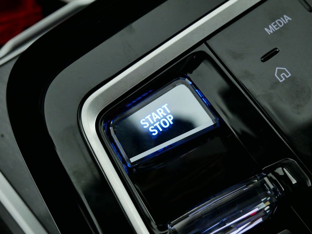 Thumbnail: 2024 BMW i7 - 48
