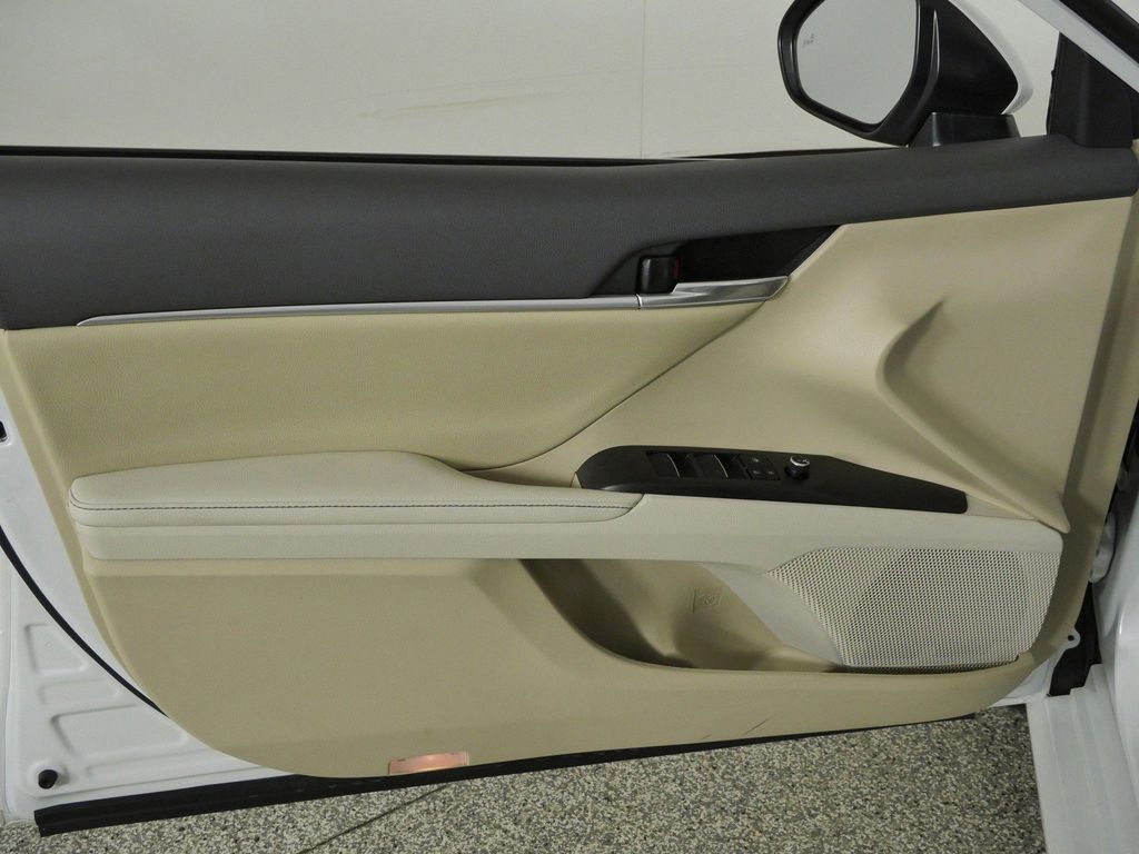Thumbnail: 2023 Toyota Camry - 31