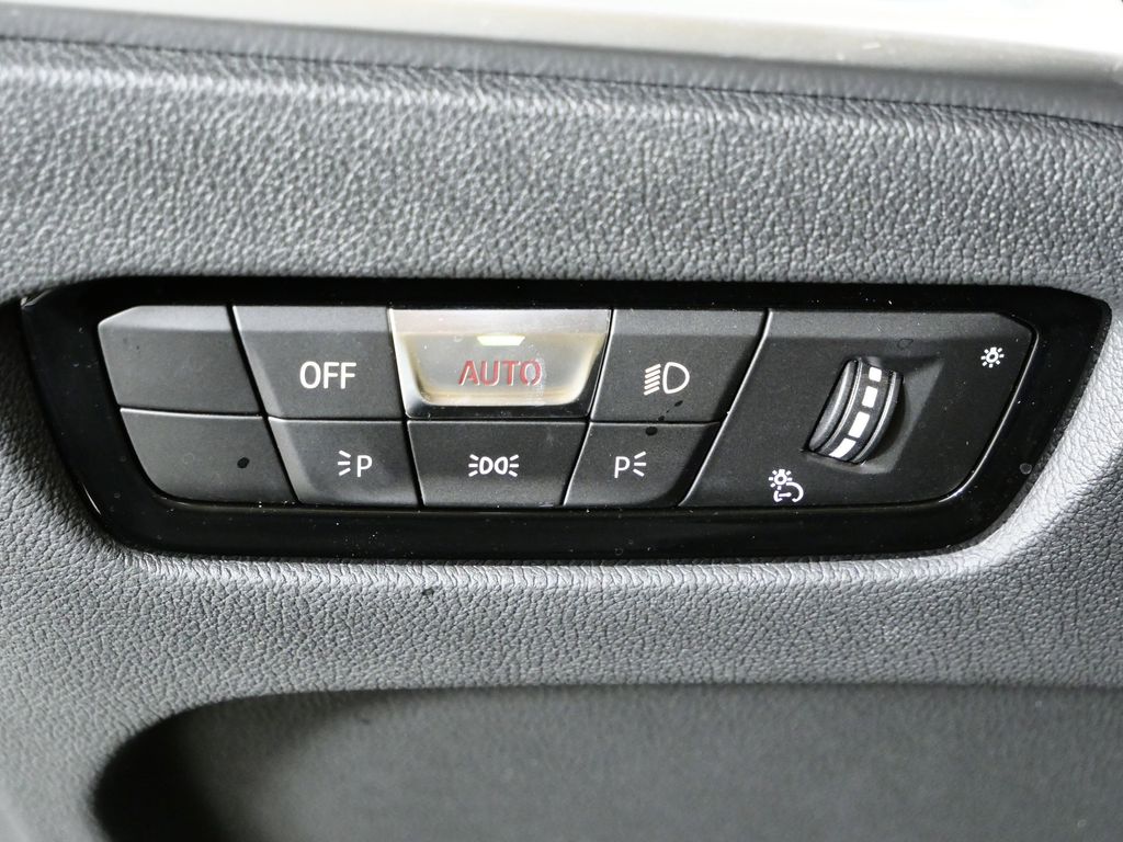 Thumbnail: 2025 BMW i4 - 44