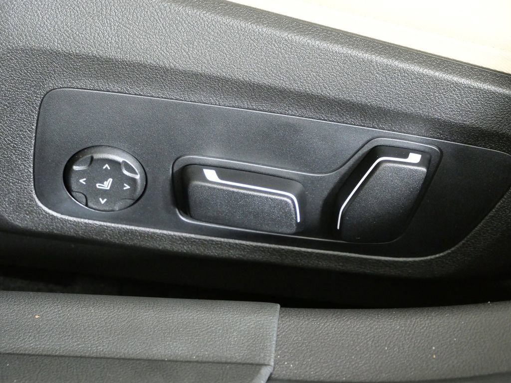 Thumbnail: 2026 BMW 3 Series - 39