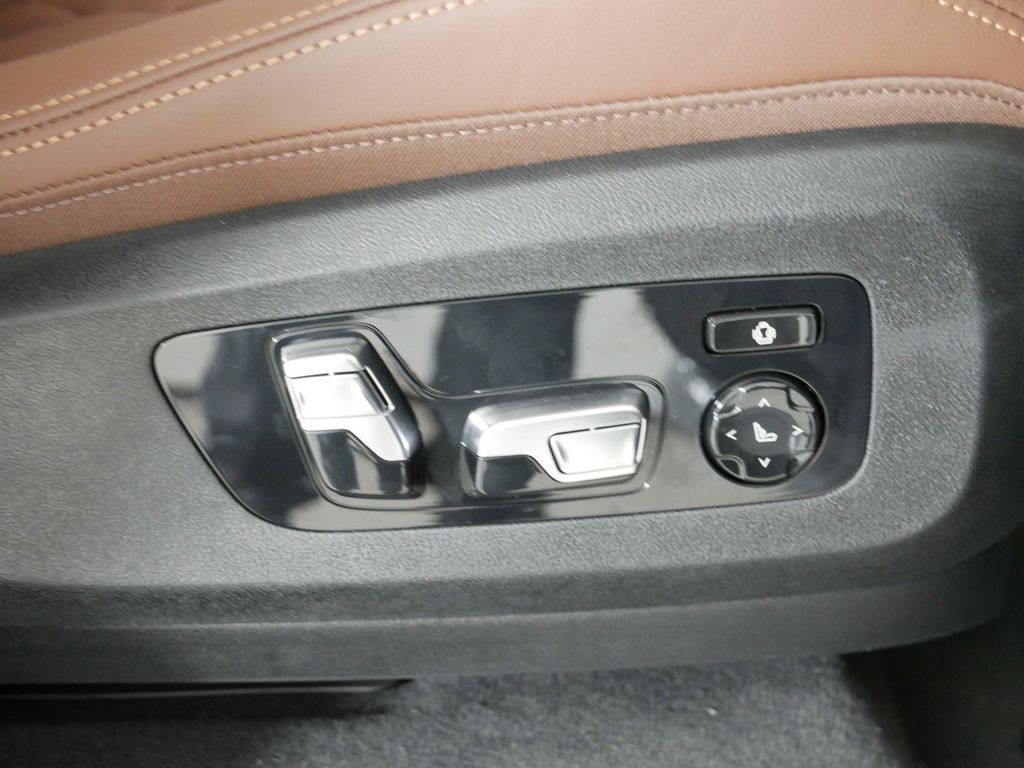2025 BMW X7 xDrive40i 23