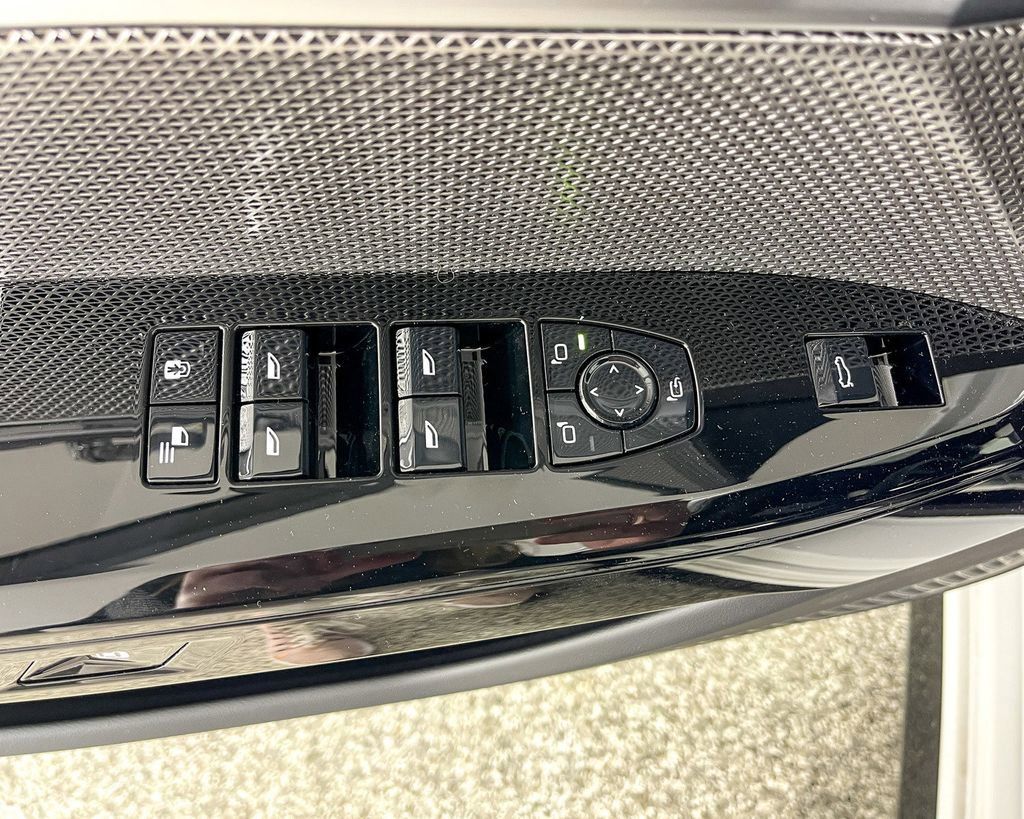 Thumbnail: 2025 BMW 7 Series - 36