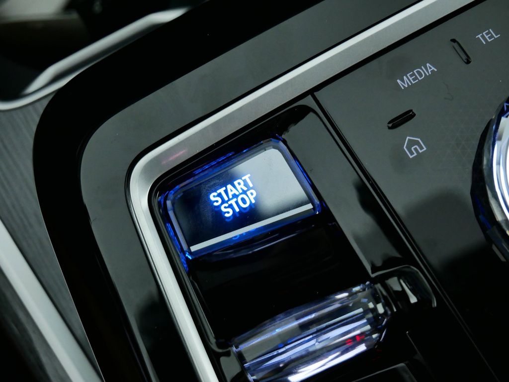 Thumbnail: 2024 BMW i7 - 48