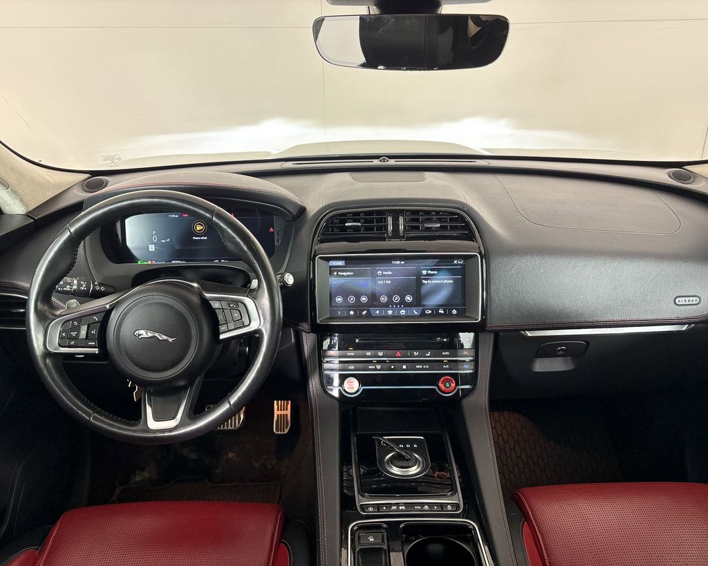 Thumbnail: 2020 Jaguar F-Pace - 9