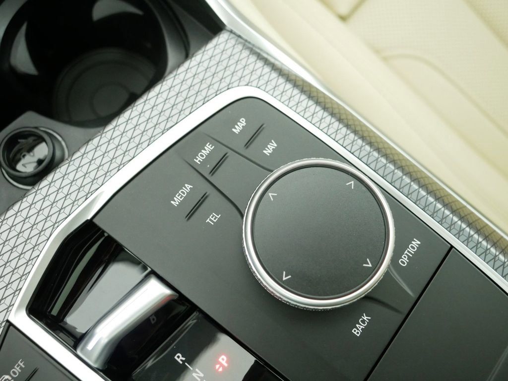 Thumbnail: 2025 BMW 3 Series - 51