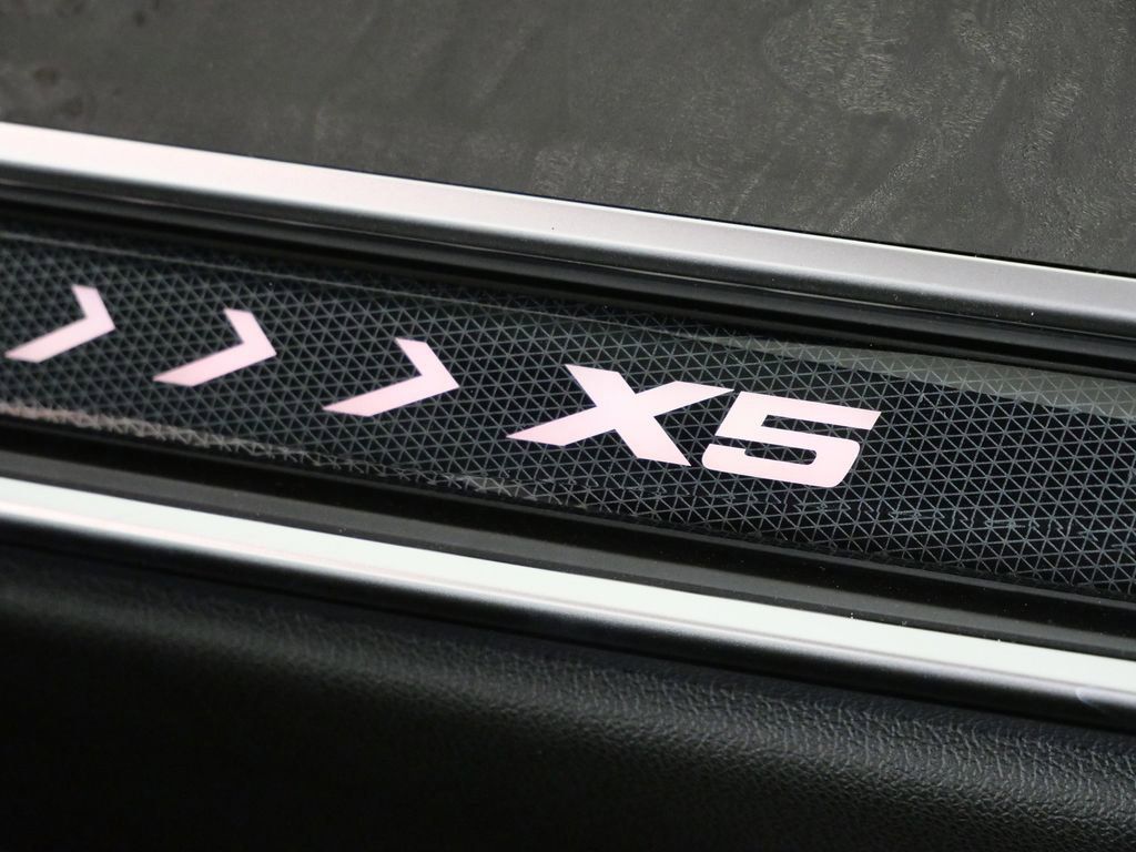 Thumbnail: 2026 BMW X5 - 26