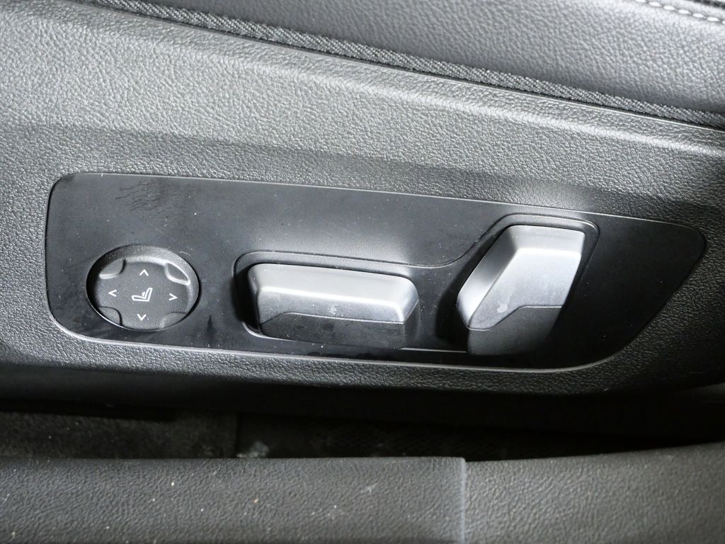 Thumbnail: 2023 BMW 4 Series - 39