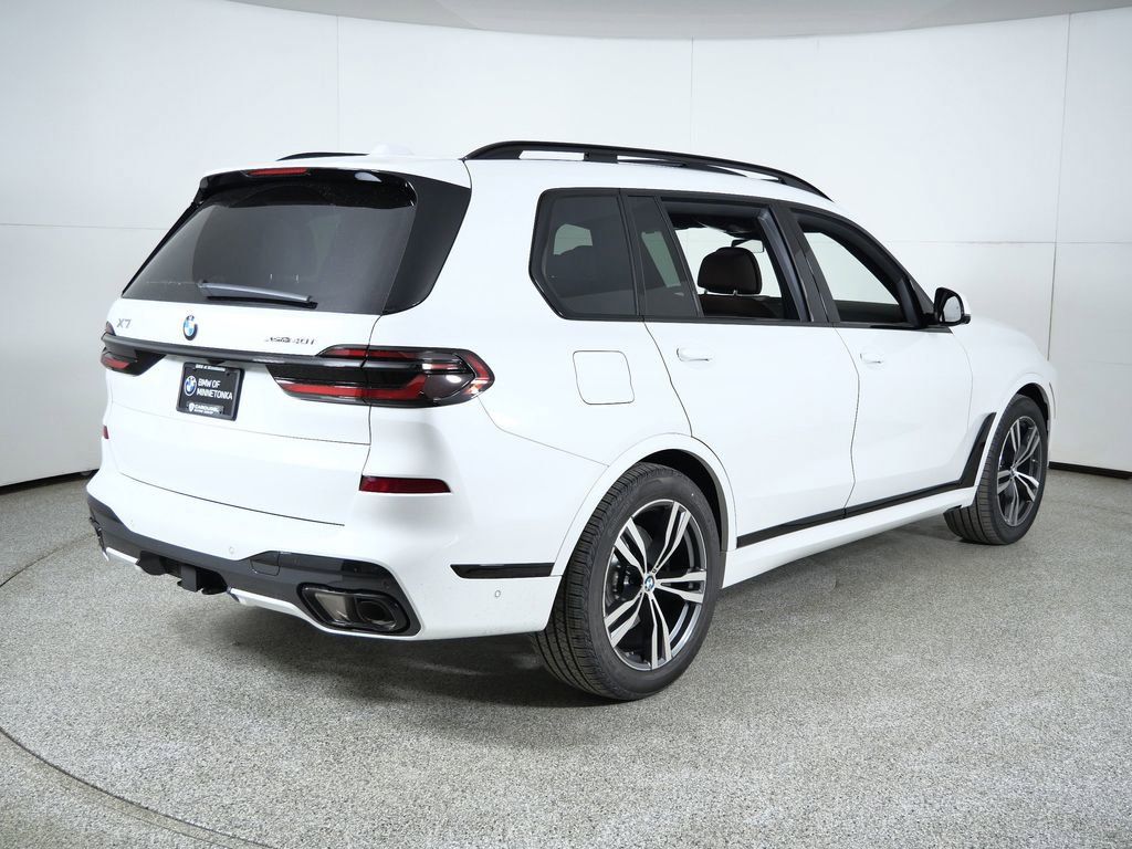 Thumbnail: 2026 BMW X7 - 11