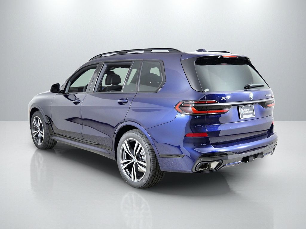 Thumbnail: 2026 BMW X7 - 14