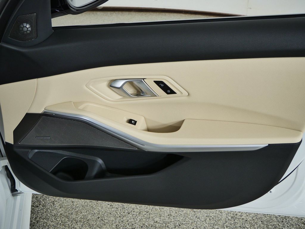 Thumbnail: 2026 BMW 3 Series - 21