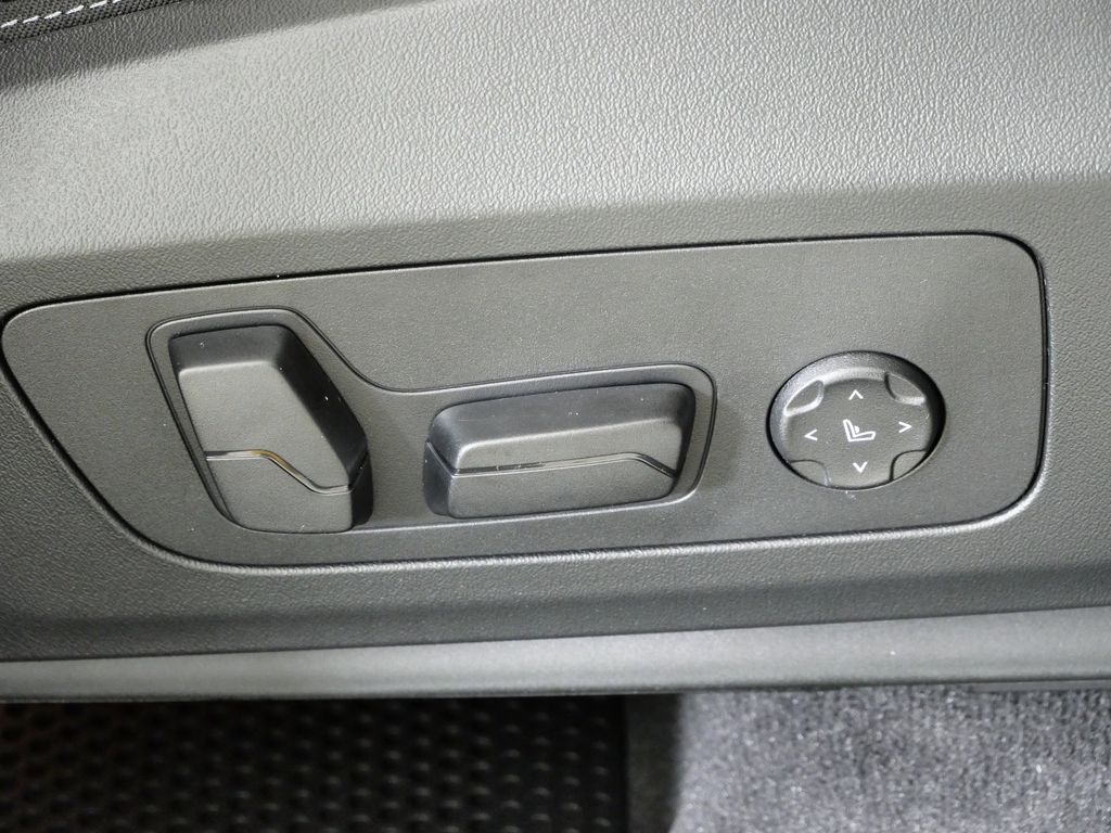 Thumbnail: 2026 BMW X1 - 19